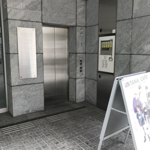 神宮前115ビル エントランス