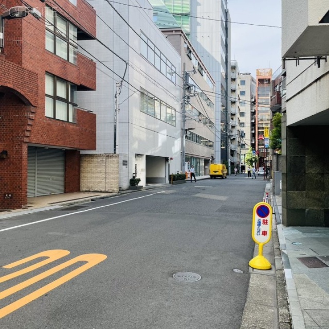 JPーBASE神田　前面道路