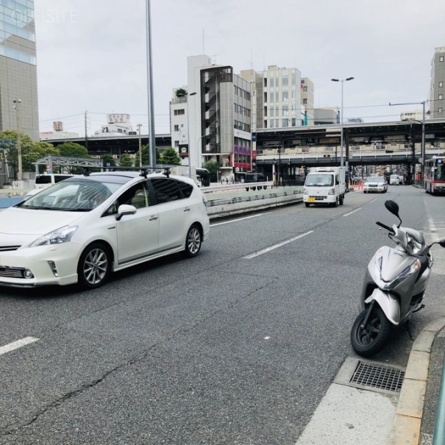 中目黒アトラスタワー 前面道路は山手通り