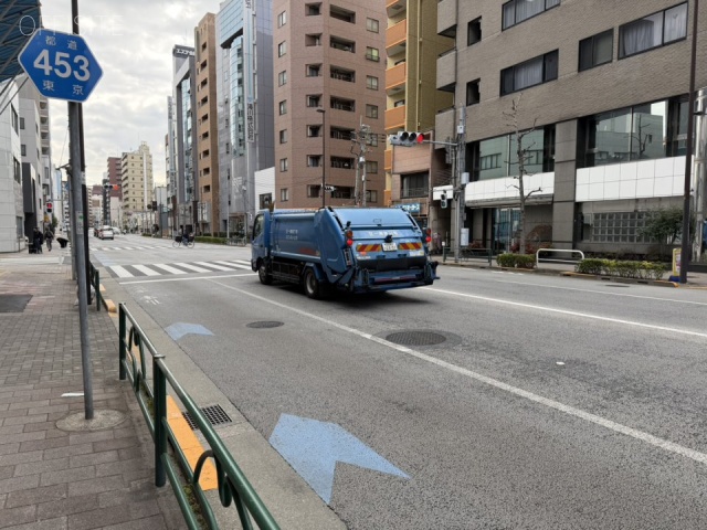 リーラ仲御徒町ビル 前面に春日通り