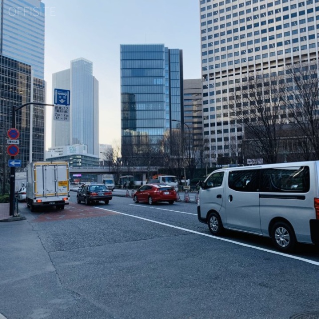 虎ノ門産業ビル ビル前面道路