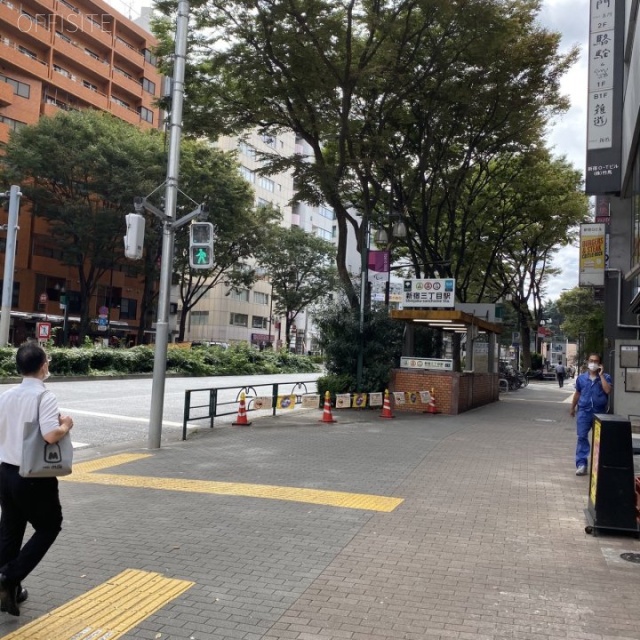 新宿土地建物第10ビル ビル前面道路