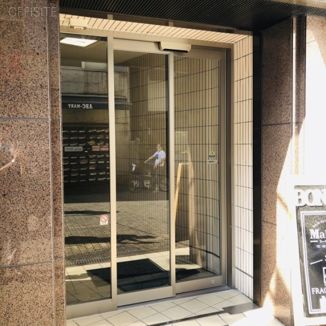羽山ビル エントランス