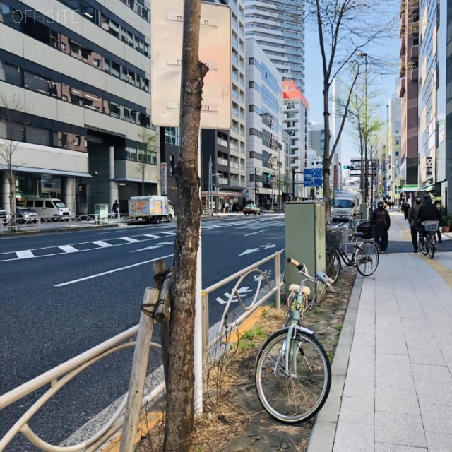 信越ビル ビル前面道路