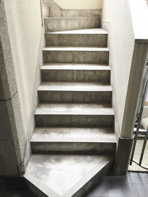 SEC浅草橋ビル 階段
