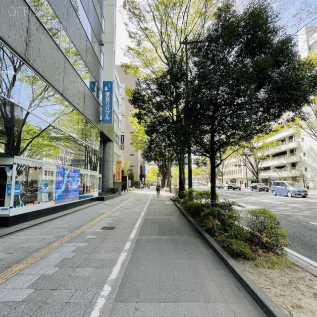 日本生命仙台勾当台南ビル 前面歩道