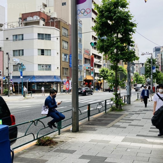 甲州屋ビル ビル前面道路