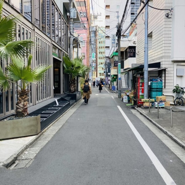 (仮)北青山3丁目計画 ビル前面道路