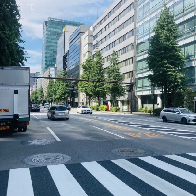 神田橋パークビル ビル前面道路