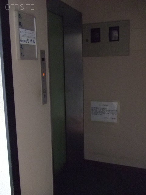 クラウンビル 画像