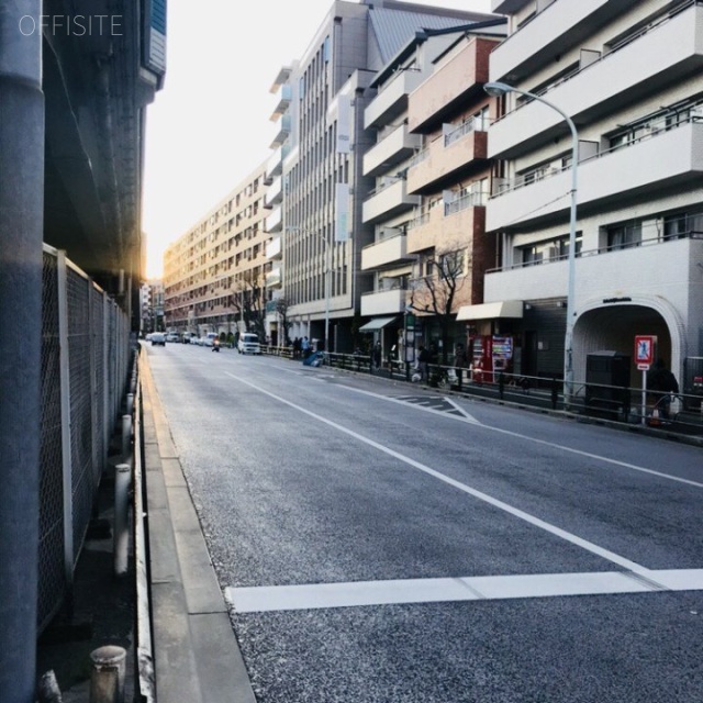 南麻布ビル ビル前面道路