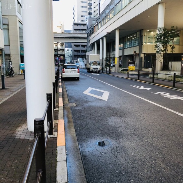 ステーションプラザタワー ビル前面道路