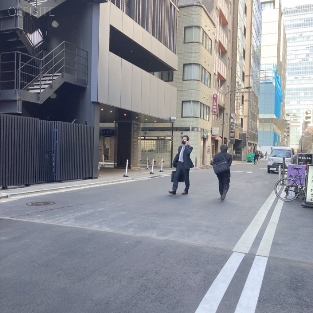 MCA京橋ビル 前面道路