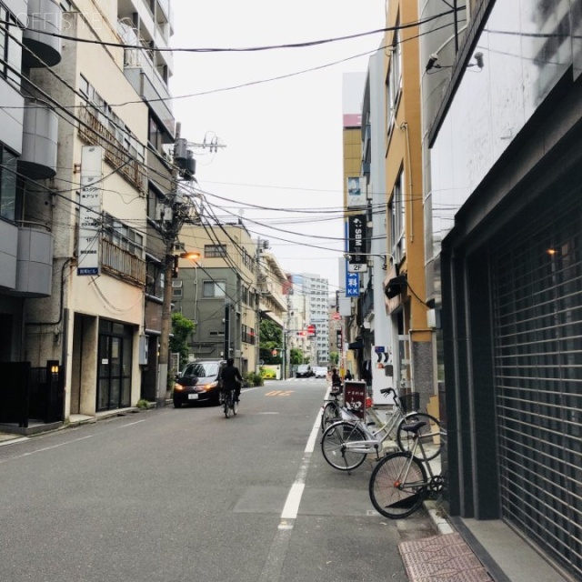 KTビル ビル前面道路