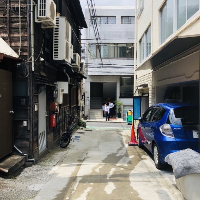 進藤ビル ビル前面道路