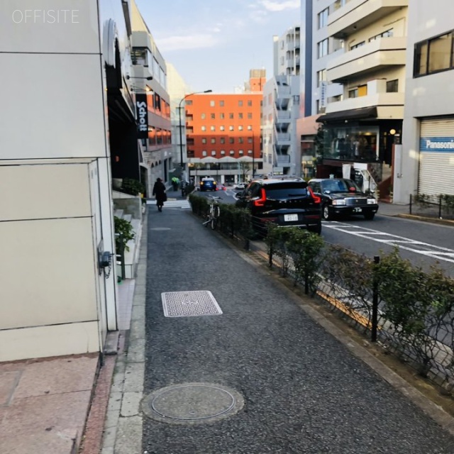 ハレ神南ビル ビル前面道路