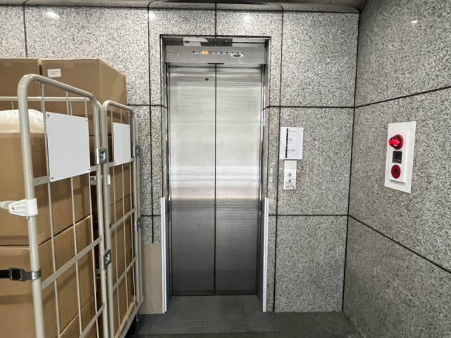 宗谷関口ビル　エントランス