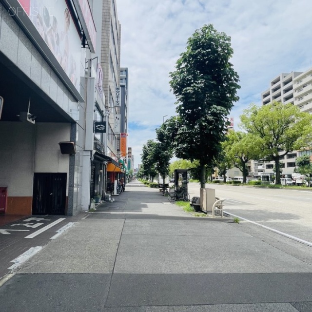 日本ハウスHD名古屋ビル 前面歩道