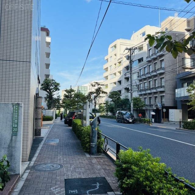 イトークリエイト小石川ビル 前面歩道