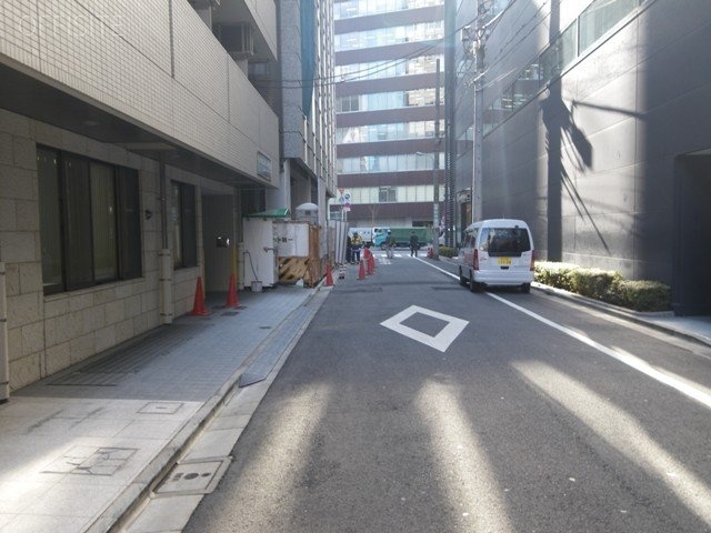 テラス日本橋 ビル前面道路