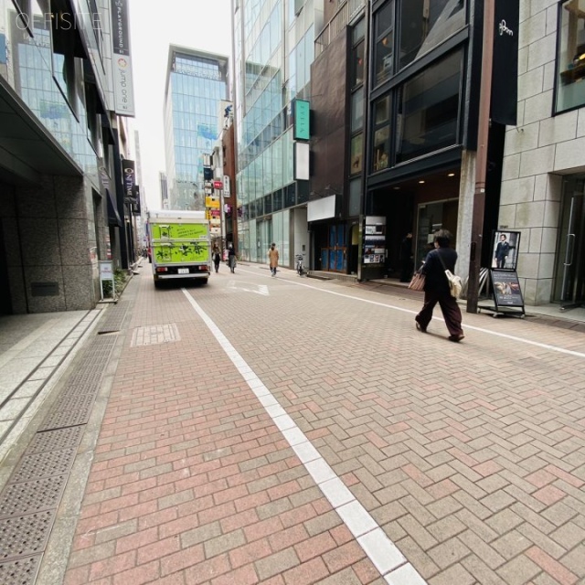 銀座清水ビル ビル前面道路