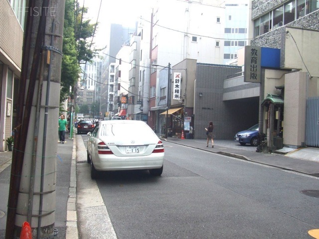 恒倉ビル ビル前面道路