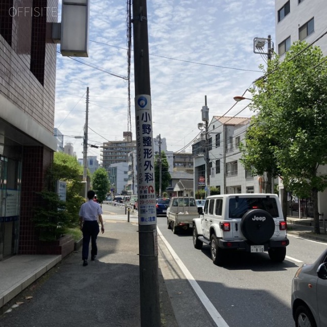 森谷産業旭ビル ビル前面道路