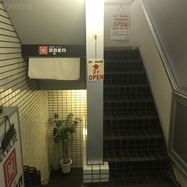 石井ビル エントランス