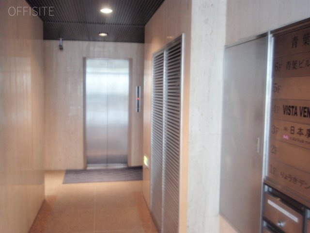 青葉ビル別館 エントランス