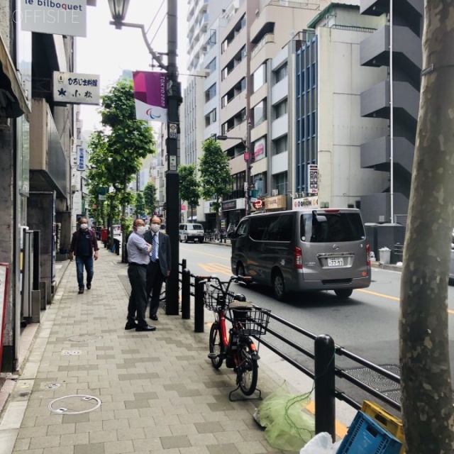 三沖ビル ビル前面道路