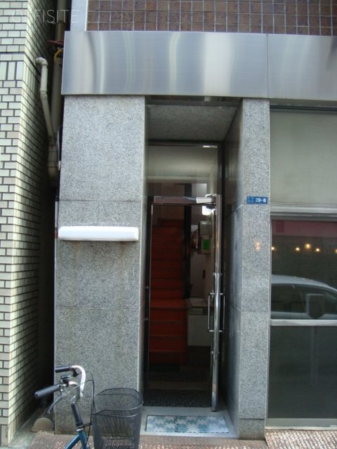 金子ビル エントランス