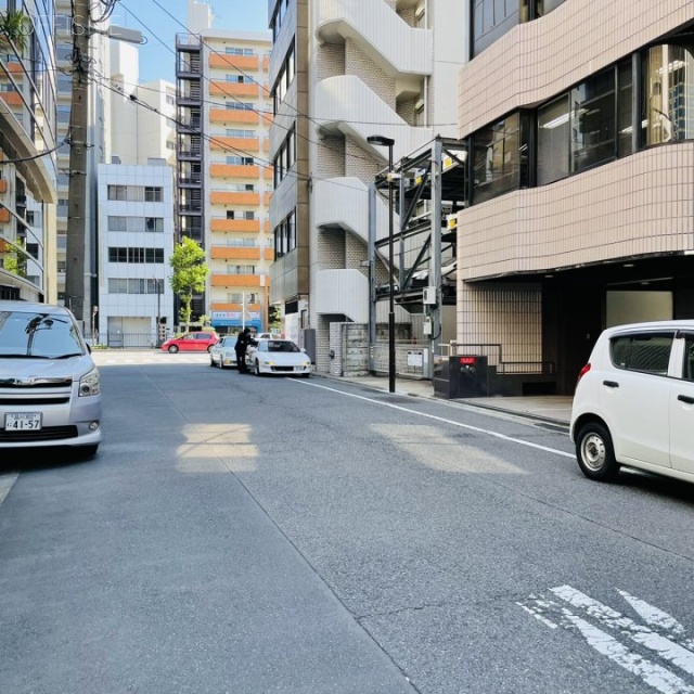 クラウン高橋ビル ビル前面道路