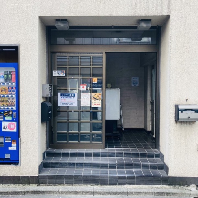 赤坂中村屋ビル エントランス