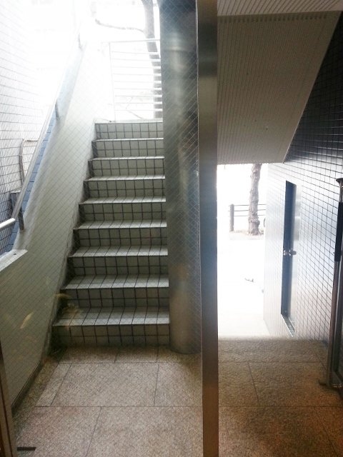 九段渋木ビル エントランス