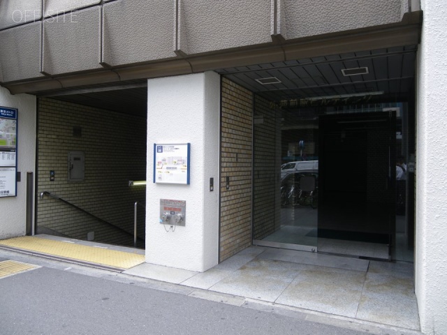 外苑前駅ビル 画像