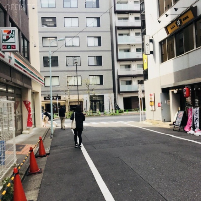 宇野ビル ビル前面道路