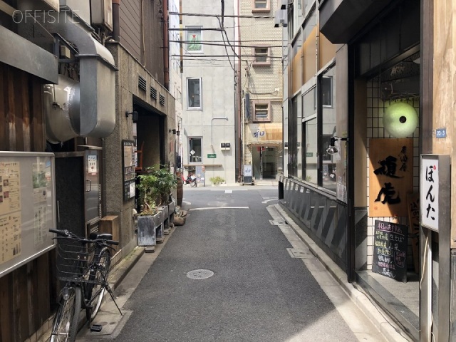 小山第3ビル ビル前面道路