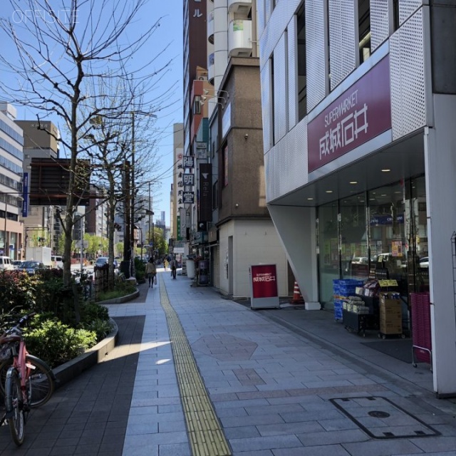 ジェイズタワー ビル前面道路