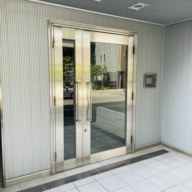 名古屋伊藤忠ビル 通用口