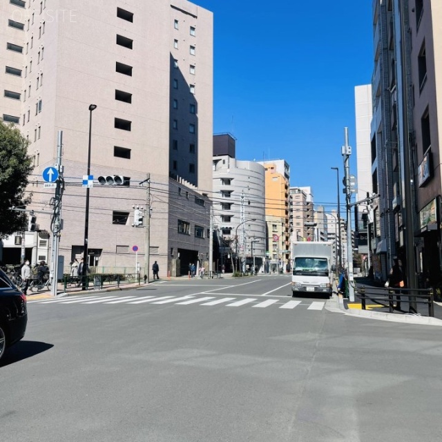 吉松ビル 前面道路