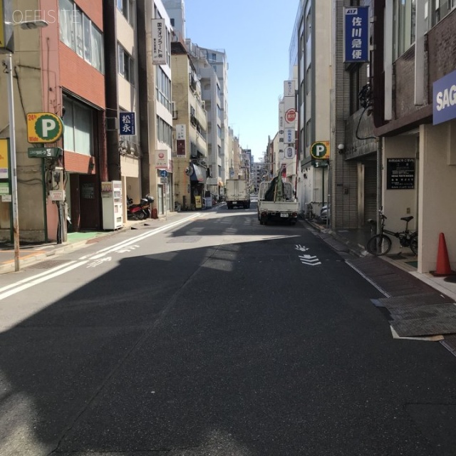小宮山ビル ビル前面道路