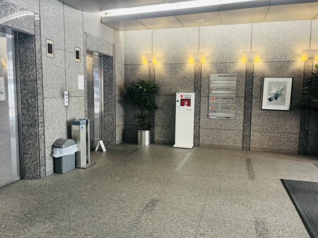 トラスティ麹町ビル　エントランス