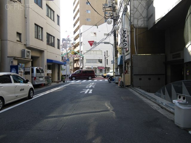 パオ加藤ビル ビル前面道路