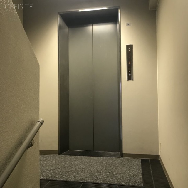 新宿NTビル エレベーター