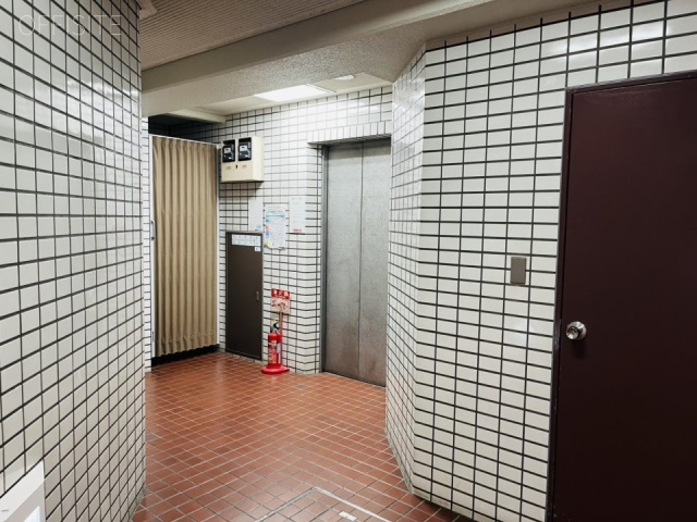 黒田ビル エントランス