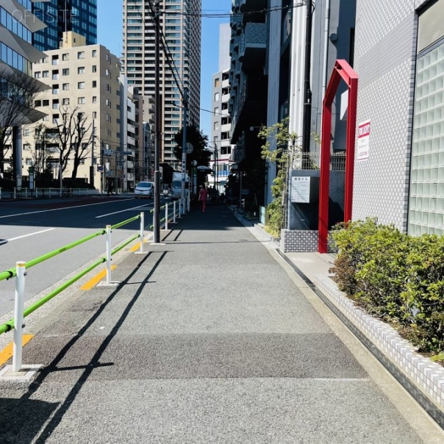 勝田ビル 前面歩道