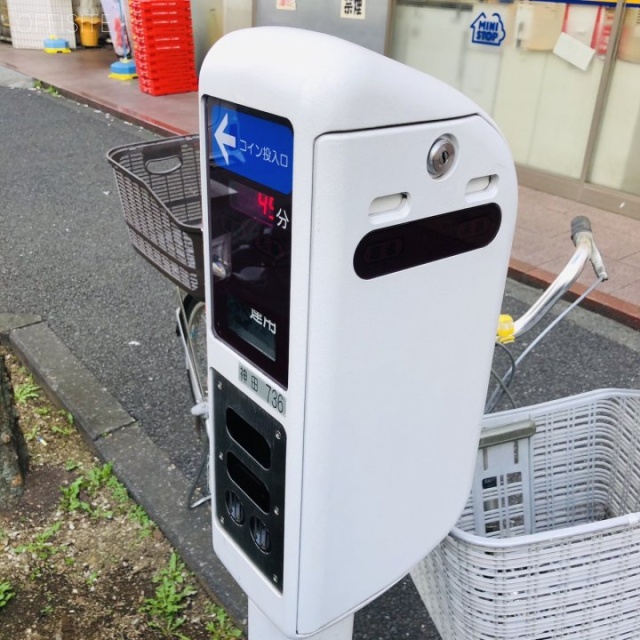 田辺ビル 目の前に白枠駐車場