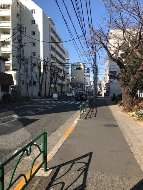 三角(ミスミ)ビル ビル周辺道路