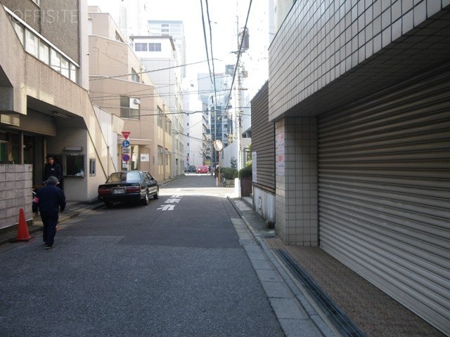 ダイナミックビル ビル前面道路