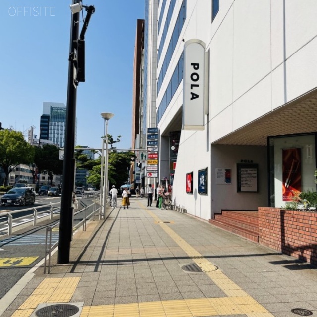 ポーラ名古屋ビル 前面歩道